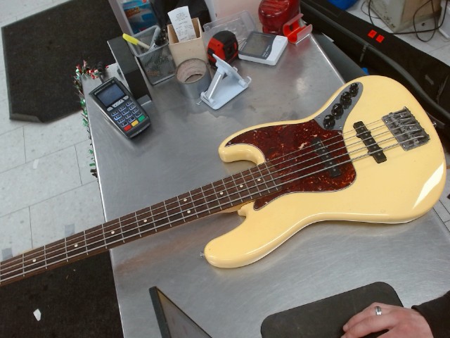 Fenders jazz bass buttercream 2011