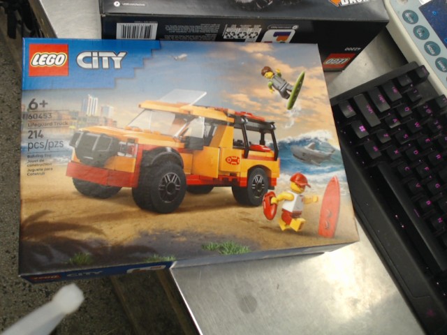 Lego city lifeguard truck