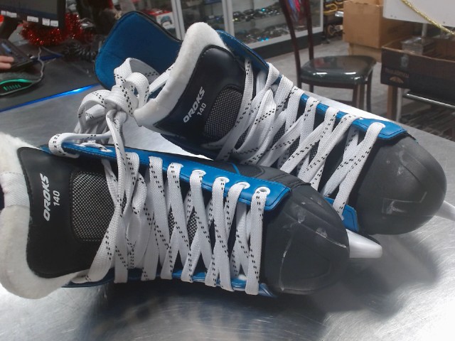 Pair cheap skates blue/black 42/10.5/8