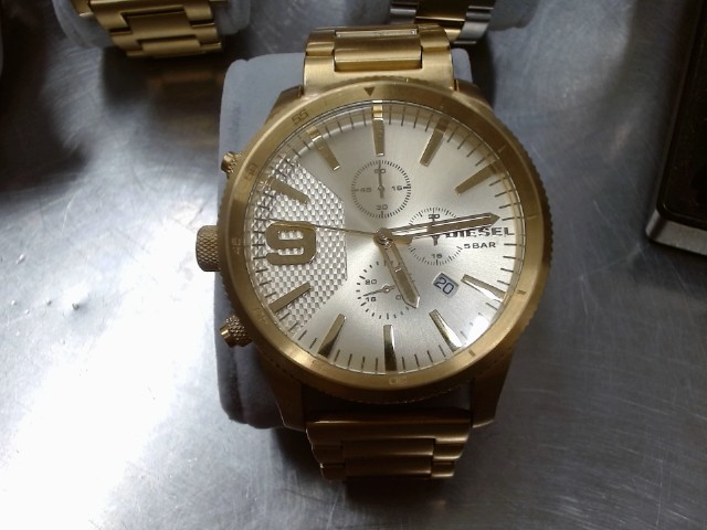 Montre stainless steel couleur or