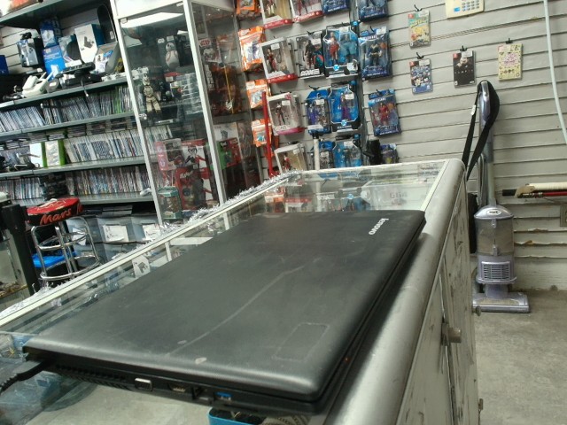 Laptop lenovo noir g700