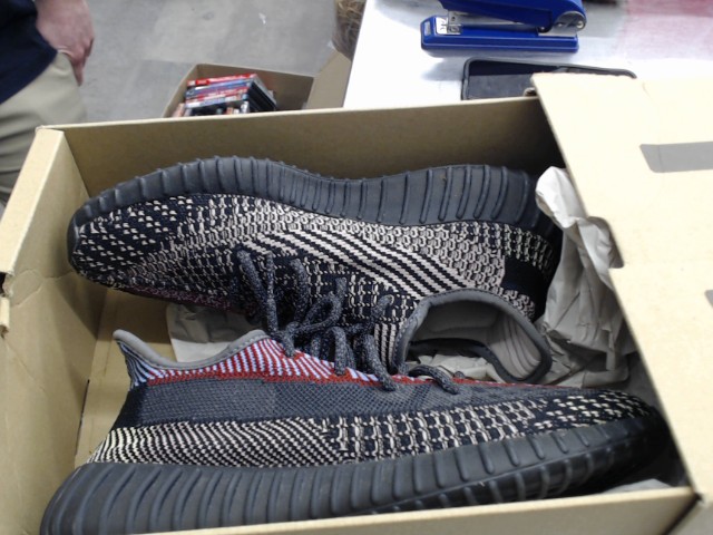 Yeezy 350 yechei taille 9m us