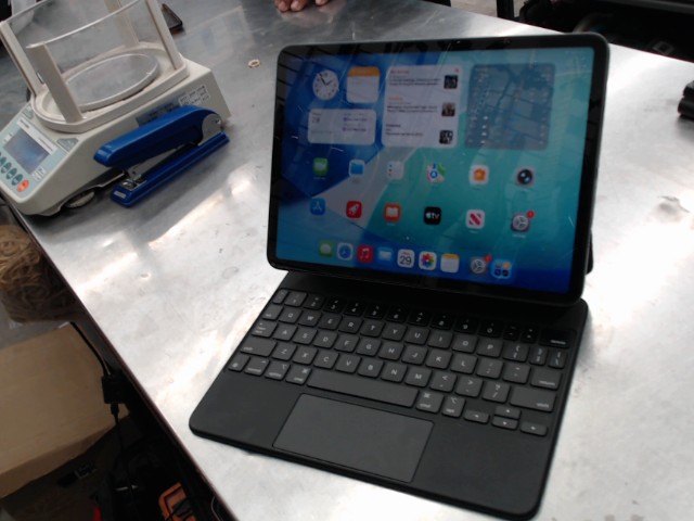 Ipad 11 pouces puce m1 avec clavier magi