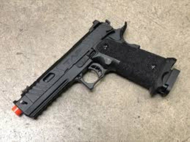 Gun a plomp tactical assault pistol