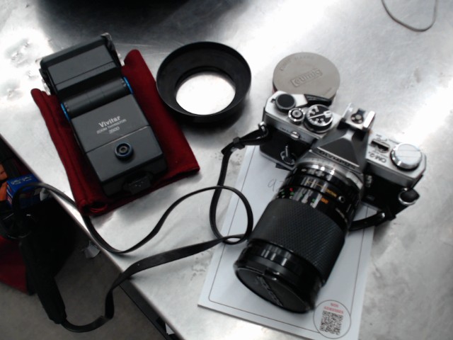 Camera a film avec lentille et flash