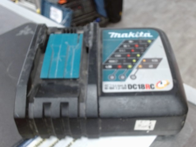 Fast charger makita 18v