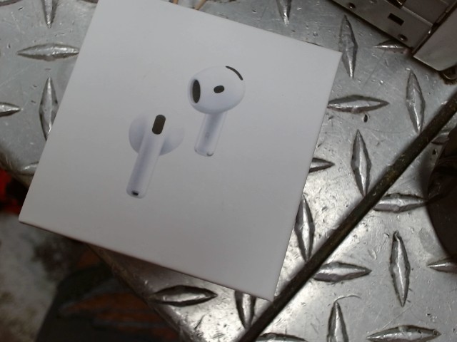 Airpods 4 new in the box