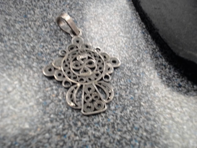 Petite cross en argent 4.8g
