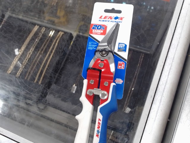 Cisaille aviation coupe courbe gauche