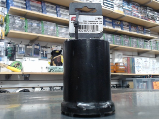 Douille pour contre-ecrou de roue