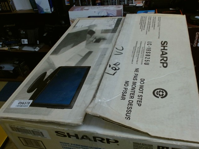 Tv 25 pouces avec stand manette en box