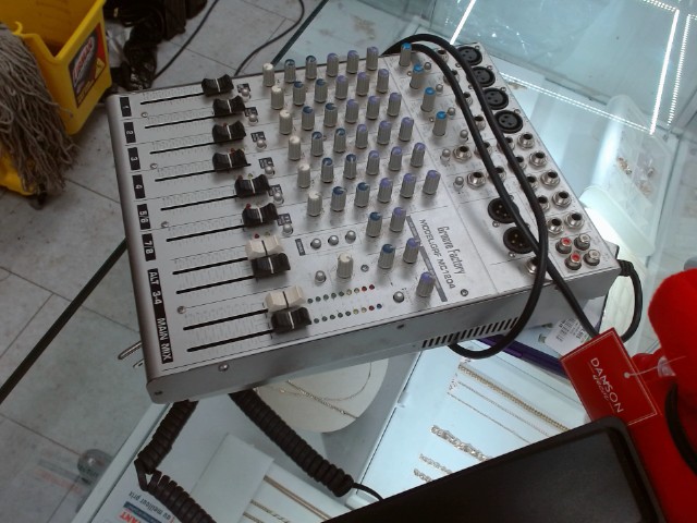 Table a dj groove factory