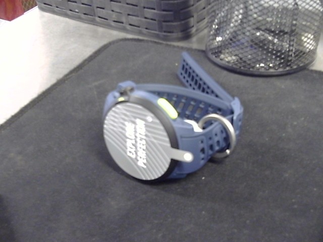 Montre connecter navy + chargeur