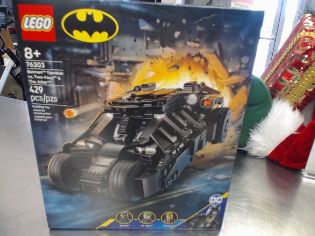 Lego batman tumbler neuf