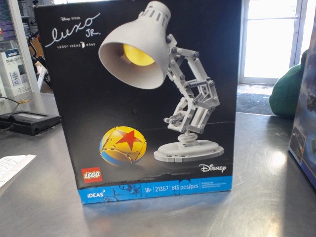 Boite lego neuve luxo jr.