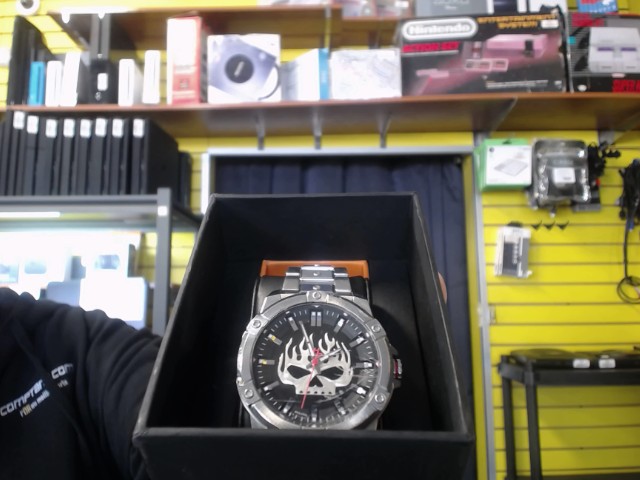 Montre harley davidson tr�s graffign�e