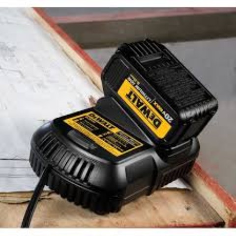 Chargeur dewalt dcb101+1batterie dcb207