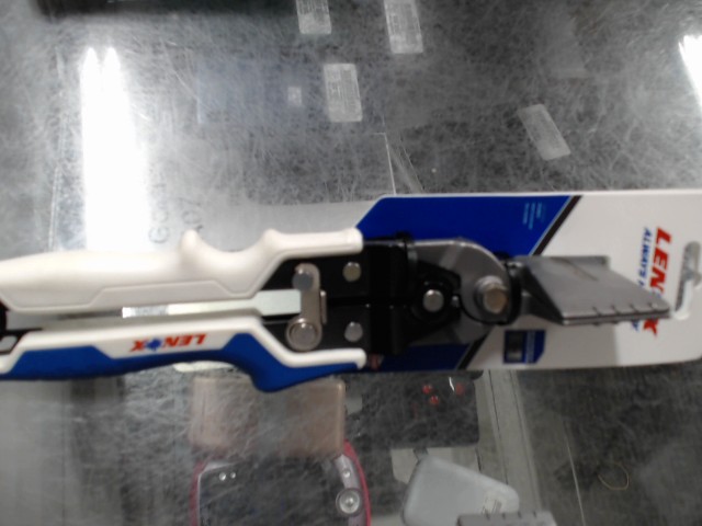 Paire de pliers coupe metal (neuf)