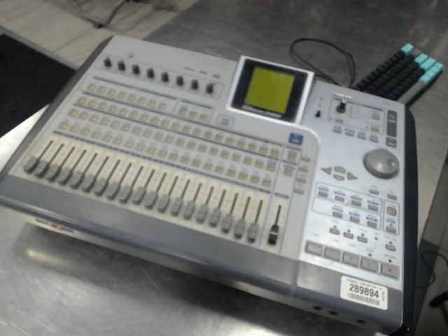 Digital portastudio 24 track digital rec