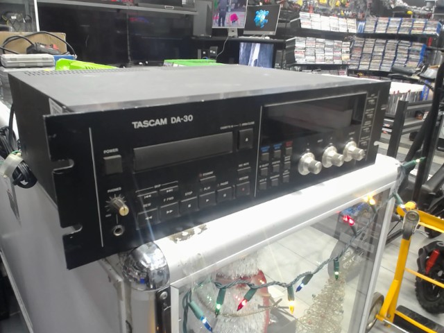 Rack mount prof tape deck rec dat