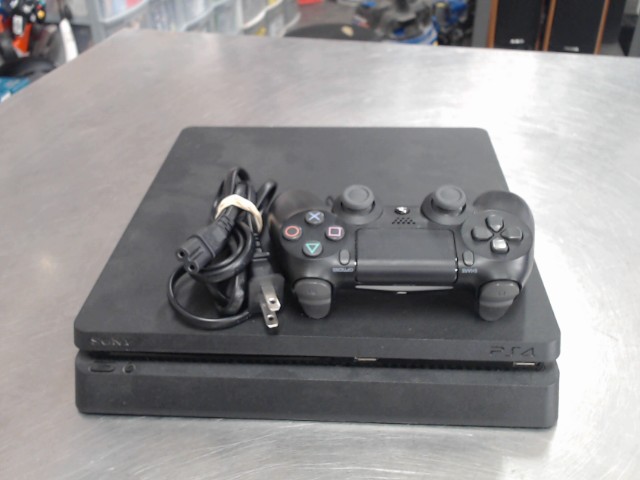 Playstation 4 avec man et fil