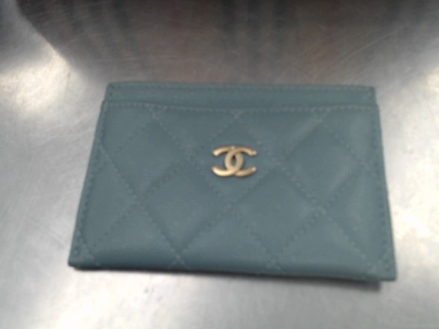 Card holder quilted caviar