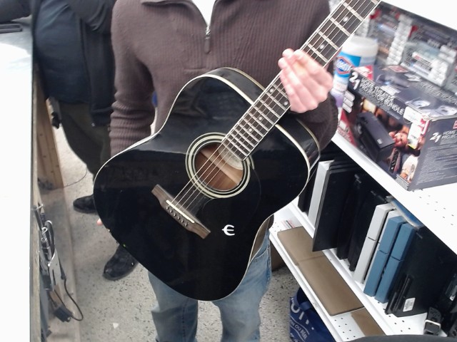 Guitar acoustic noir