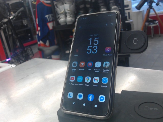 Telephone inteligent 64gb avec case