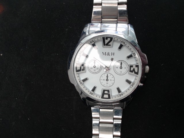 Montre fond blanc stainless steel
