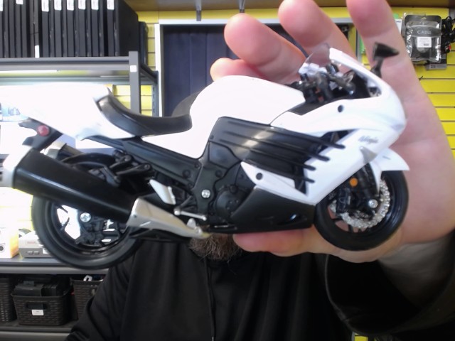 Moto de collection blanche kawa ninja
