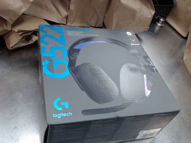 Wireless gaming headset