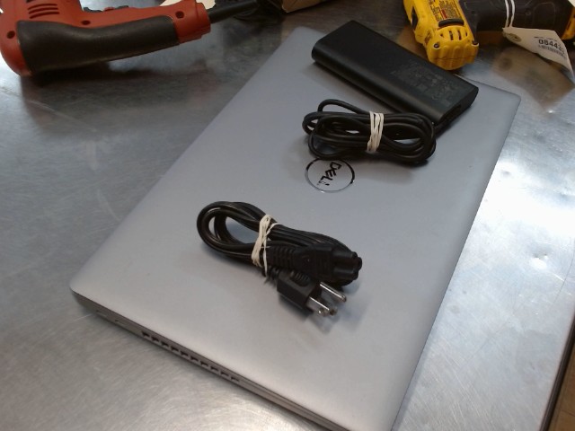 Dell i7 32gram 512g ssd + charg
