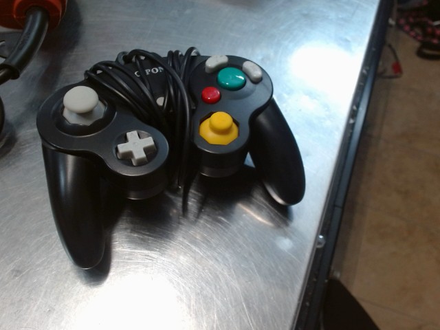 Fake manette gamecube