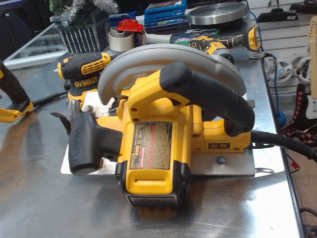 Scie ronde dewalt filaire