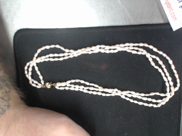 Collier en perle pret confiance