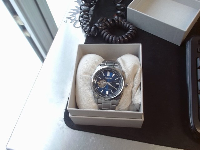 Montre homme water resistant