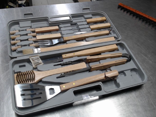Kit d'ustensiles pour bbq