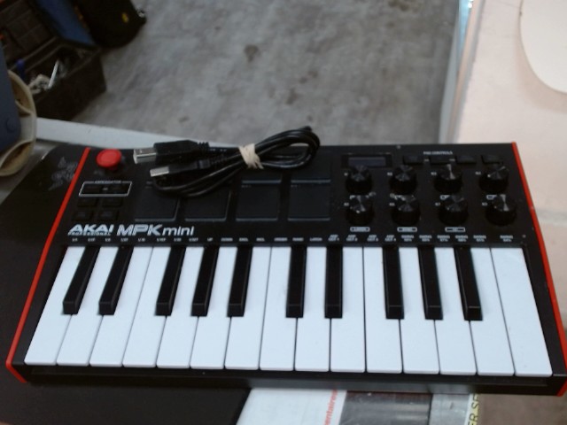 Mini piano mpk rouge + noir