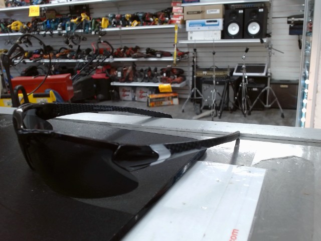 Lunette noires style carbon