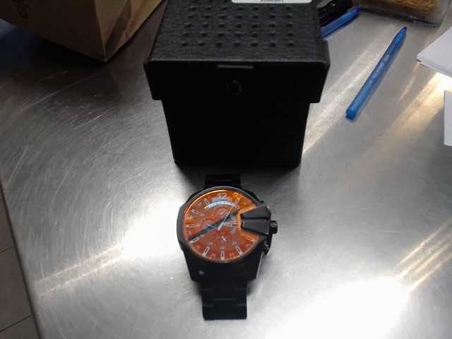 Montre diesel bat fini