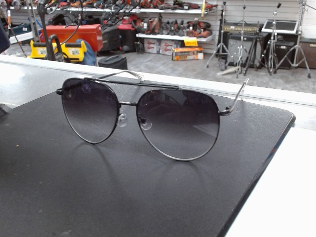 Lunettes de soleil aviateur