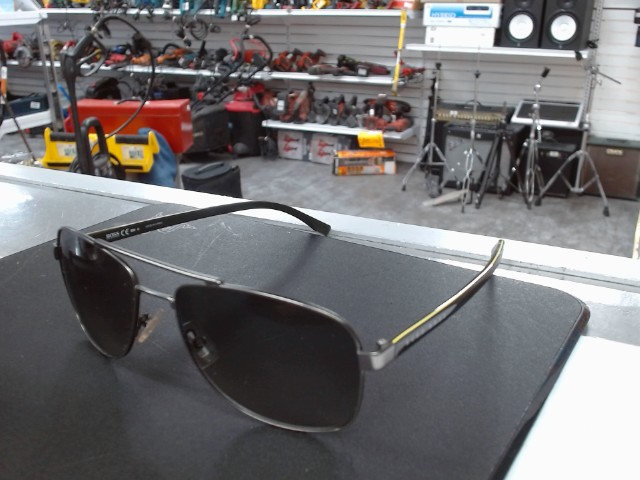 Lunettes de soleils frame noir