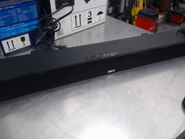 Barre de son rca avec man et fils