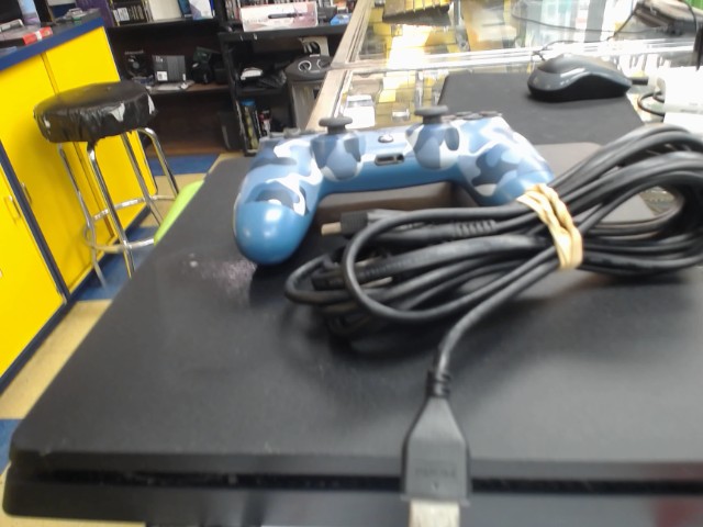 Ps4 slim avec cables et manette