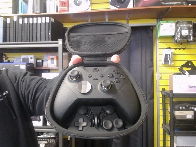 Manette dans �tui avec accessoires