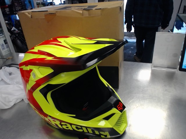 Casque pour vtt jaune et roude en boite