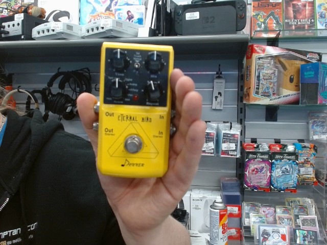 Pedal a guit noir et jaune