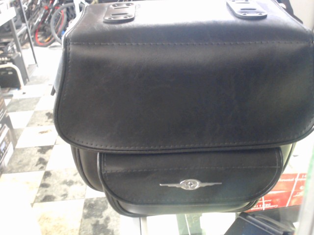 Sacoche en cuire pour moto made in can