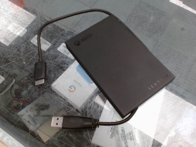 Disque xbox 2tb avec cable