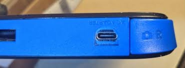 Nintendo 2ds blue sans charger